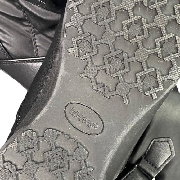 Totes Black Faux Fur Side-Zip Boots - Size 8M - Picture 9 of 12